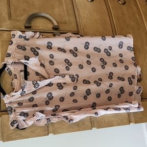 Loft XXL pink top w/grey flowers blouse